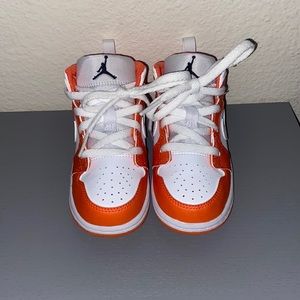 Toddler girls Jordan’s 1s